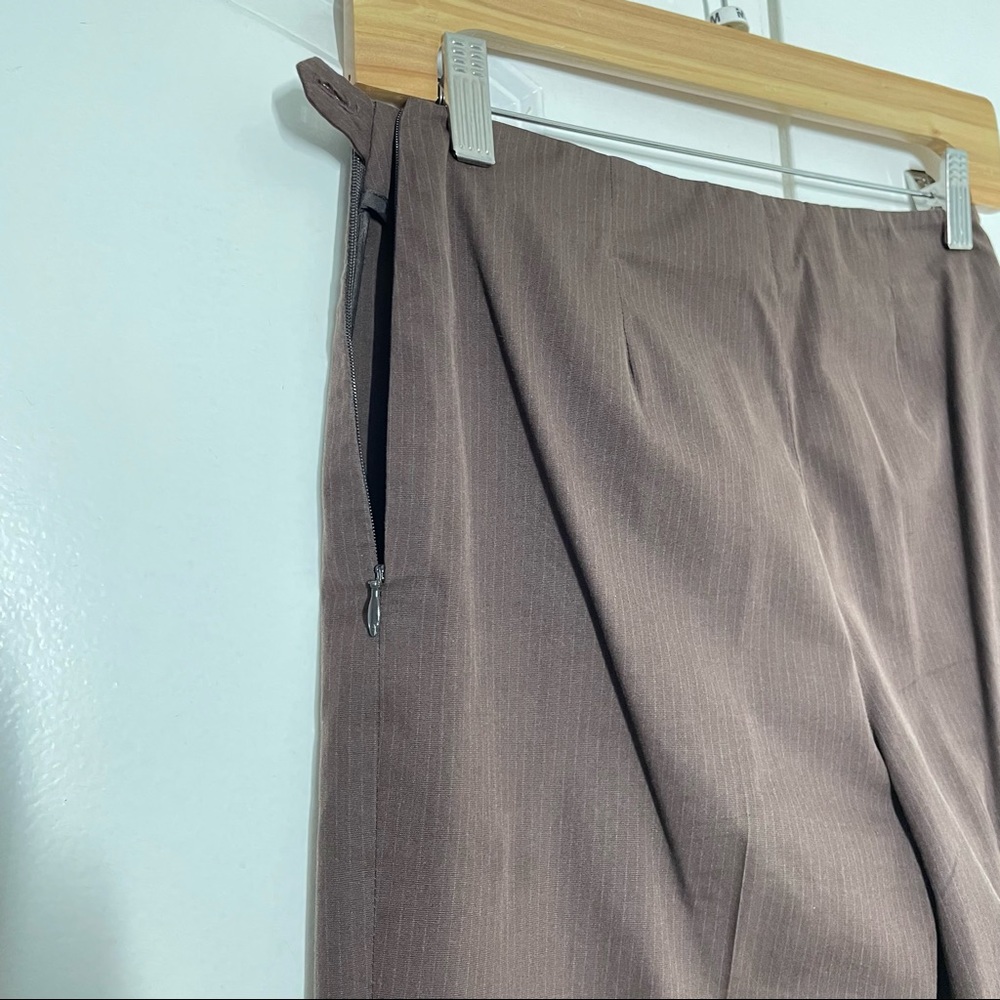 Piazza Sempione Brown Pin Stripes "Audrey" capri pants. - Picture 5 of 8
